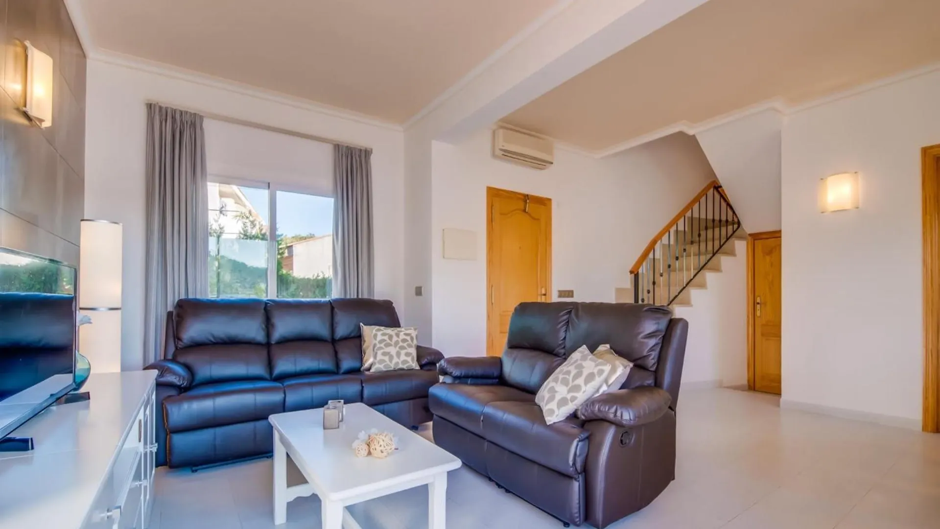 2 Bedroom Holiday Home In Alcudia location