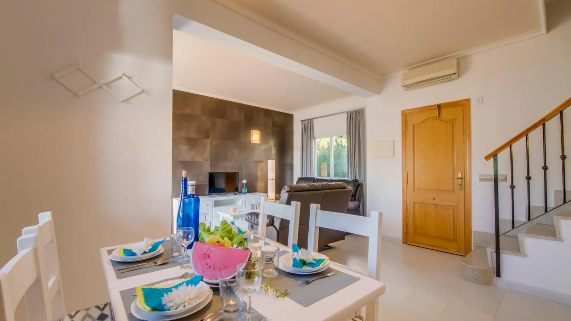2 Bedroom Holiday Home In Alcudia  Алькудия